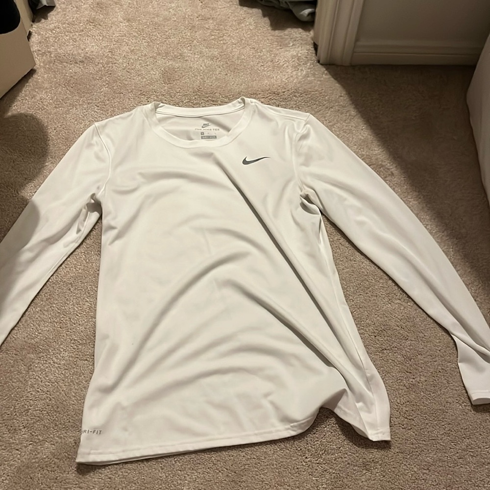Nike dry fit loose fitted long sleeve layering